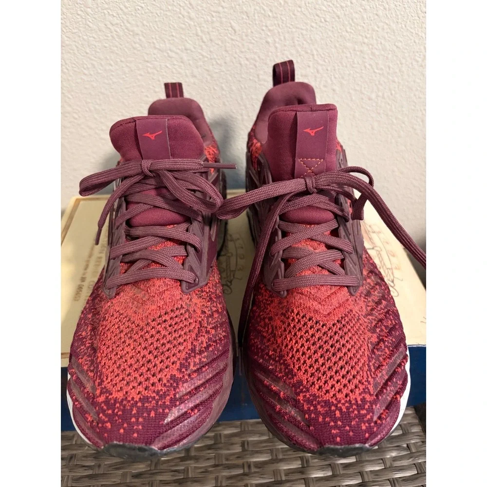 Mizuno Infinity Wave~Purple & Coral Wave knit Running Sneakers ~Women's 8~ Laces
